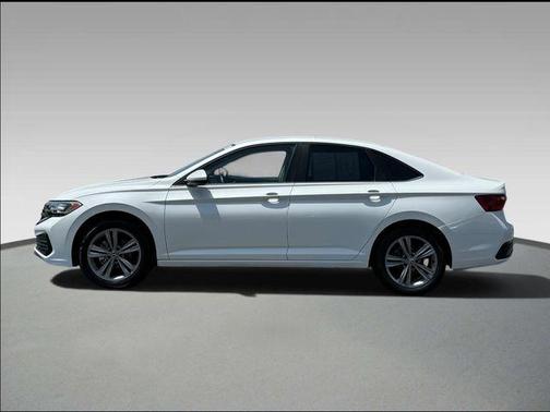 Deep Black Pearl 2022 Volkswagen Jetta 1.5T SE