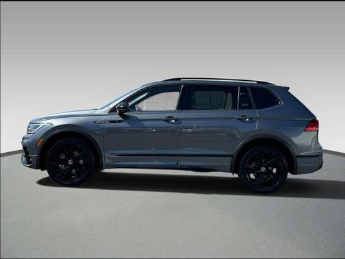 Platinum Gray Metallic 2023 Volkswagen Tiguan 2.0T SE R-Line Black