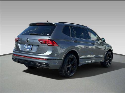 Platinum Gray Metallic 2023 Volkswagen Tiguan 2.0T SE R-Line Black