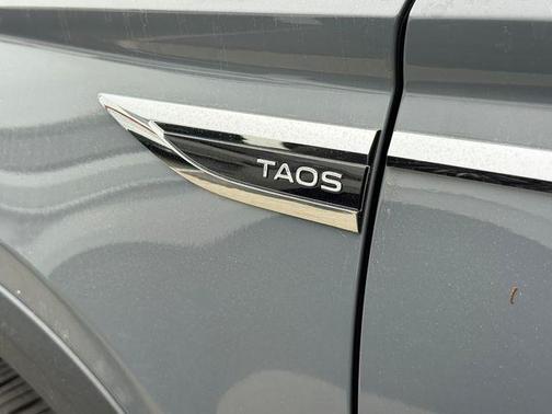 Gray 2023 Volkswagen Taos 1.5T SE