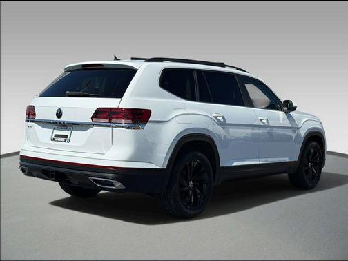 Pure White 2023 Volkswagen Atlas 3.6L SE w/Technology