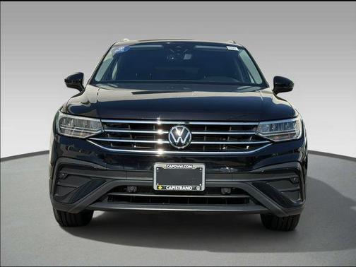 Deep Black 2023 Volkswagen Tiguan 2.0T SE