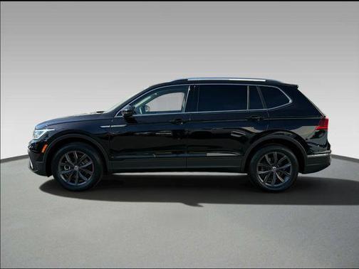 Deep Black 2023 Volkswagen Tiguan 2.0T SE