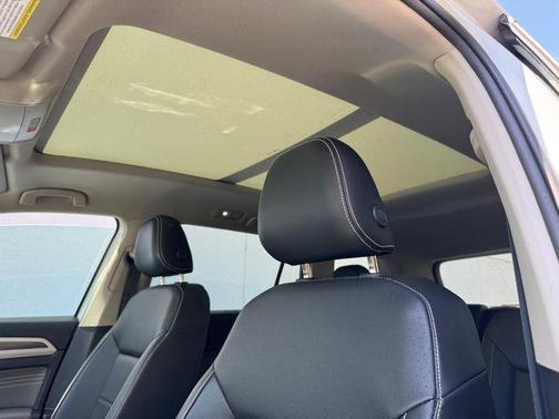 White 2023 Volkswagen Atlas 3.6L SEL