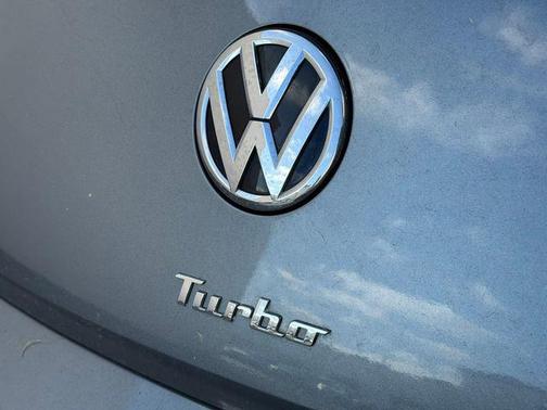 Platinum Gray Metallic 2017 Volkswagen Beetle 1.8T