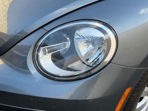 Platinum Gray Metallic 2017 Volkswagen Beetle 1.8T