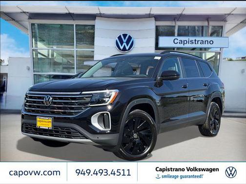Deep Black 2026 Volkswagen Atlas 2.0T SE w/Technology