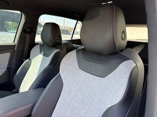 Pure White 2024 Volkswagen ID.4 Standard