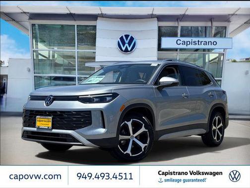 pyrite silver metallic 2026 Volkswagen Tiguan 2.0T SE
