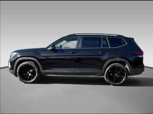 Deep Black 2026 Volkswagen Atlas 2.0T SE w/Technology