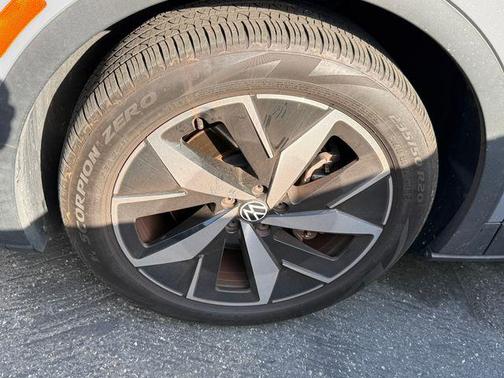 Deep Black Pearl 2023 Volkswagen ID.4 Pro S
