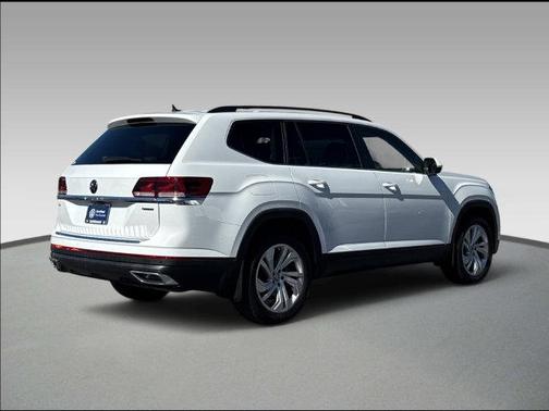 Pure White 2023 Volkswagen Atlas 2.0T SE w/Technology 4MOTION