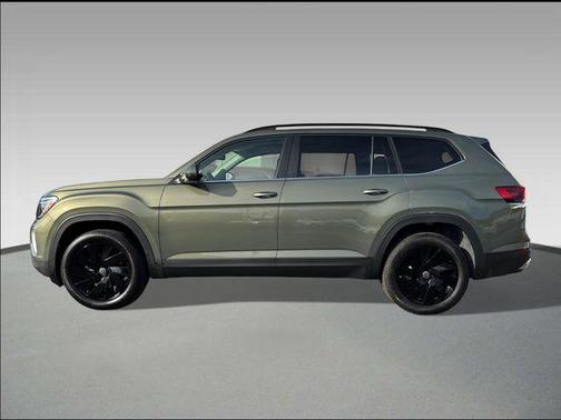 avocado green pearl 2026 Volkswagen Atlas 2.0T SE w/Technology