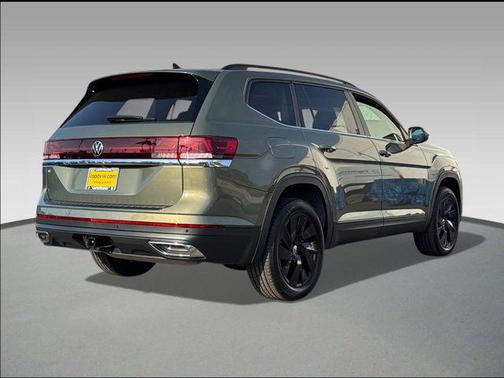 avocado green pearl 2026 Volkswagen Atlas 2.0T SE w/Technology