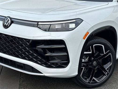 2026 Volkswagen Tiguan 2.0T SEL R-Line 4MOTION