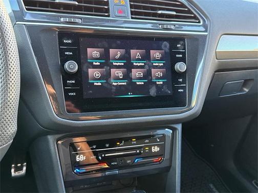 2022 Volkswagen Tiguan 2.0T SE R-Line Black