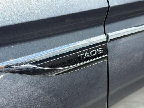 Platinum Gray Metallic 2023 Volkswagen Taos 1.5T SE