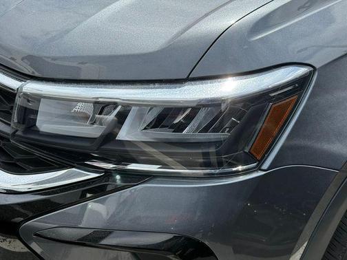 Platinum Gray Metallic 2023 Volkswagen Taos 1.5T SE