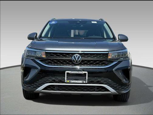 Platinum Gray Metallic 2023 Volkswagen Taos 1.5T SE
