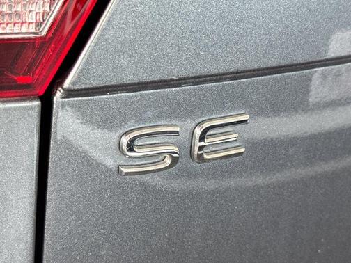 Platinum Gray Metallic 2023 Volkswagen Tiguan 2.0T SE