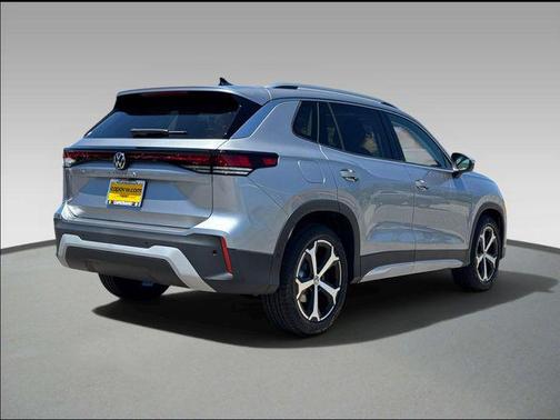 pyrite silver metallic 2026 Volkswagen Tiguan 2.0T SE