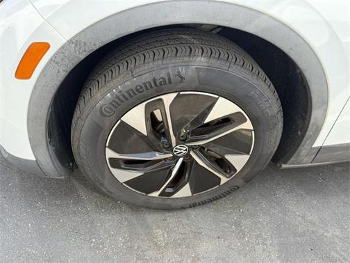 2022 Volkswagen ID.4 Pro