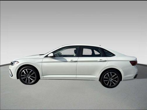 Opal White Pearl 2026 Volkswagen Jetta 1.4T SE