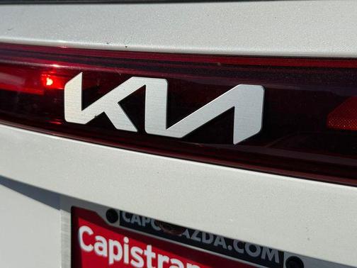 Snow White Pearl 2024 Kia Seltos S