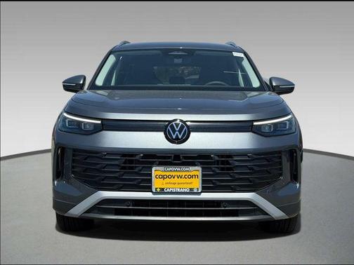Platinum Gray 2026 Volkswagen Tiguan 2.0T SE