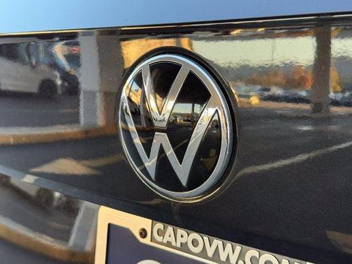 Deep Black Pearl 2022 Volkswagen Taos S