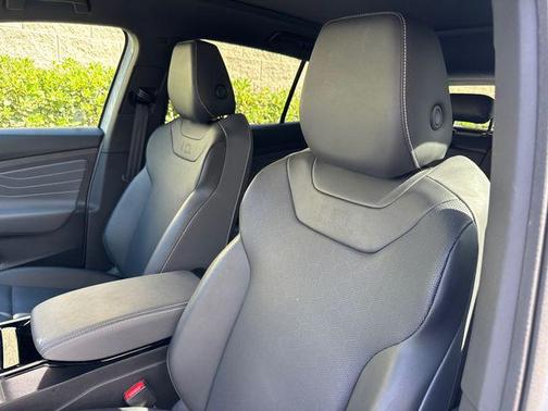 Opal White 2023 Volkswagen ID.4 Pro S Plus