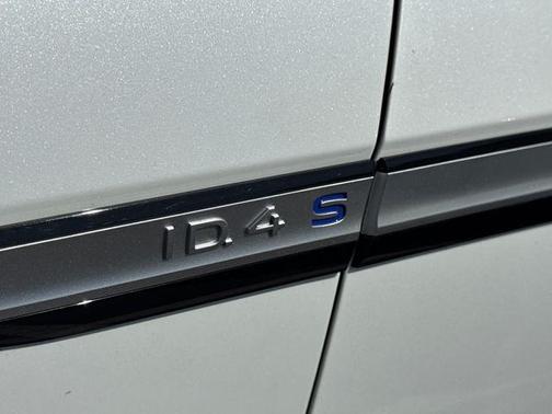 Opal White 2023 Volkswagen ID.4 S