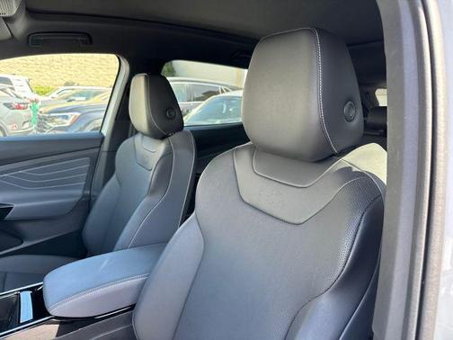 Opal White 2023 Volkswagen ID.4 S