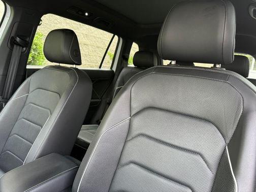 Pearl White 2024 Volkswagen Tiguan 2.0T SEL R-Line 4MOTION