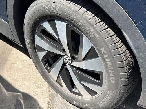 Blue Metallic 2023 Volkswagen ID.4 Pro