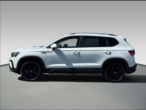 Pure White 2023 Volkswagen Taos 1.5T SE