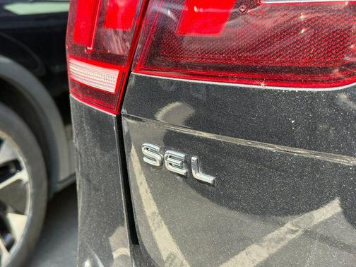 Deep Black 2022 Volkswagen Tiguan 2.0T SEL R-Line 4MOTION