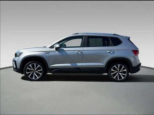 Silver Metallic 2023 Volkswagen Taos 1.5T SE