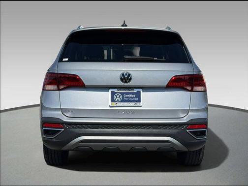 Silver Metallic 2023 Volkswagen Taos 1.5T SE