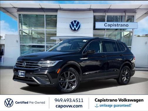 Deep Black Pearl 2023 Volkswagen Tiguan 2.0T SE