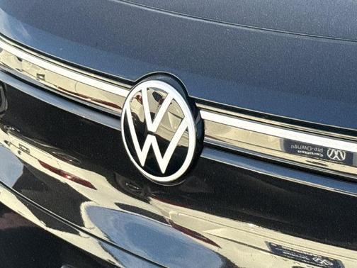 Deep Black 2023 Volkswagen ID.4 Pro