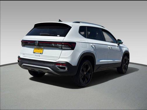 Pure White 2026 Volkswagen Taos SE