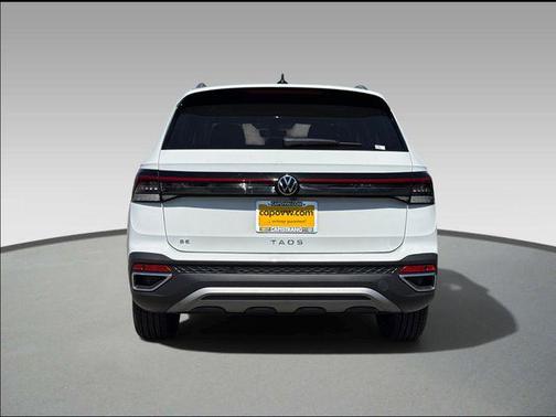 Pure White 2026 Volkswagen Taos SE