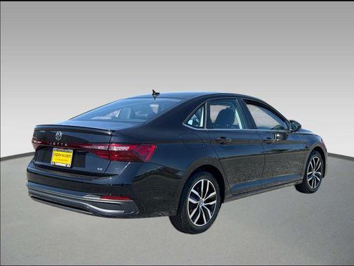 Deep Black 2026 Volkswagen Jetta 1.5T SE