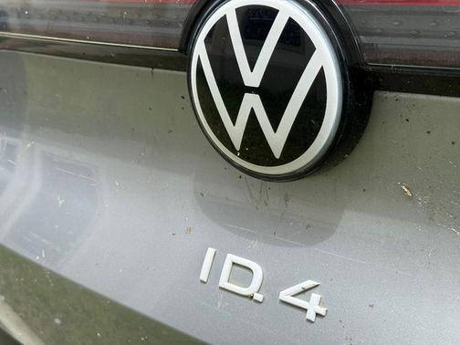 Silver Mist Metallic 2023 Volkswagen ID.4 Pro S