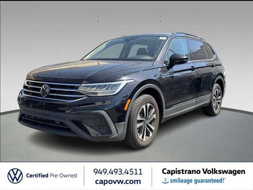 Deep Black Pearl 2024 Volkswagen Tiguan 2.0T S