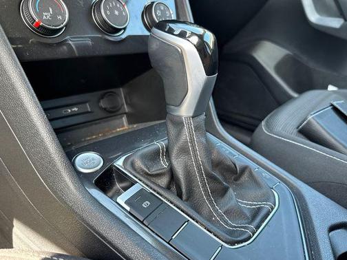 Deep Black Pearl 2024 Volkswagen Tiguan 2.0T S