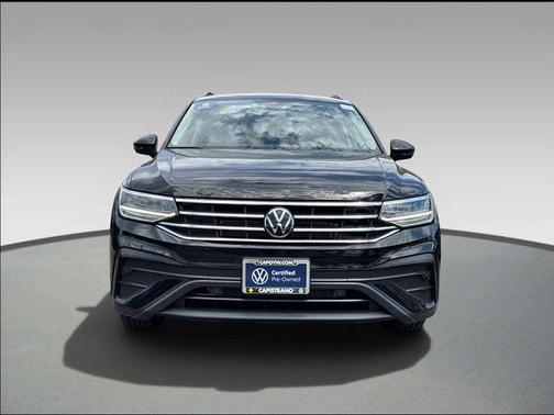 Deep Black Pearl 2024 Volkswagen Tiguan 2.0T S