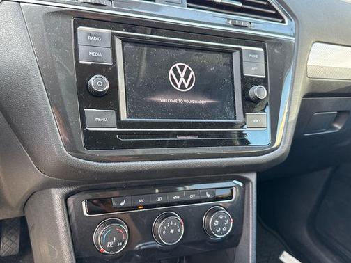 Deep Black Pearl 2024 Volkswagen Tiguan 2.0T S