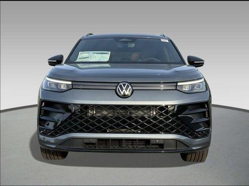 Platinum Gray 2026 Volkswagen Tiguan 2.0T SE R-Line Black